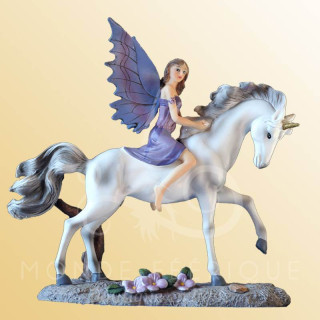 figurine de fée licorne