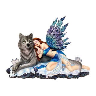 Statue de fee avec un louP