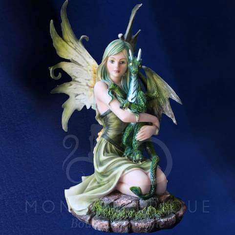 Figurines de fées peintes